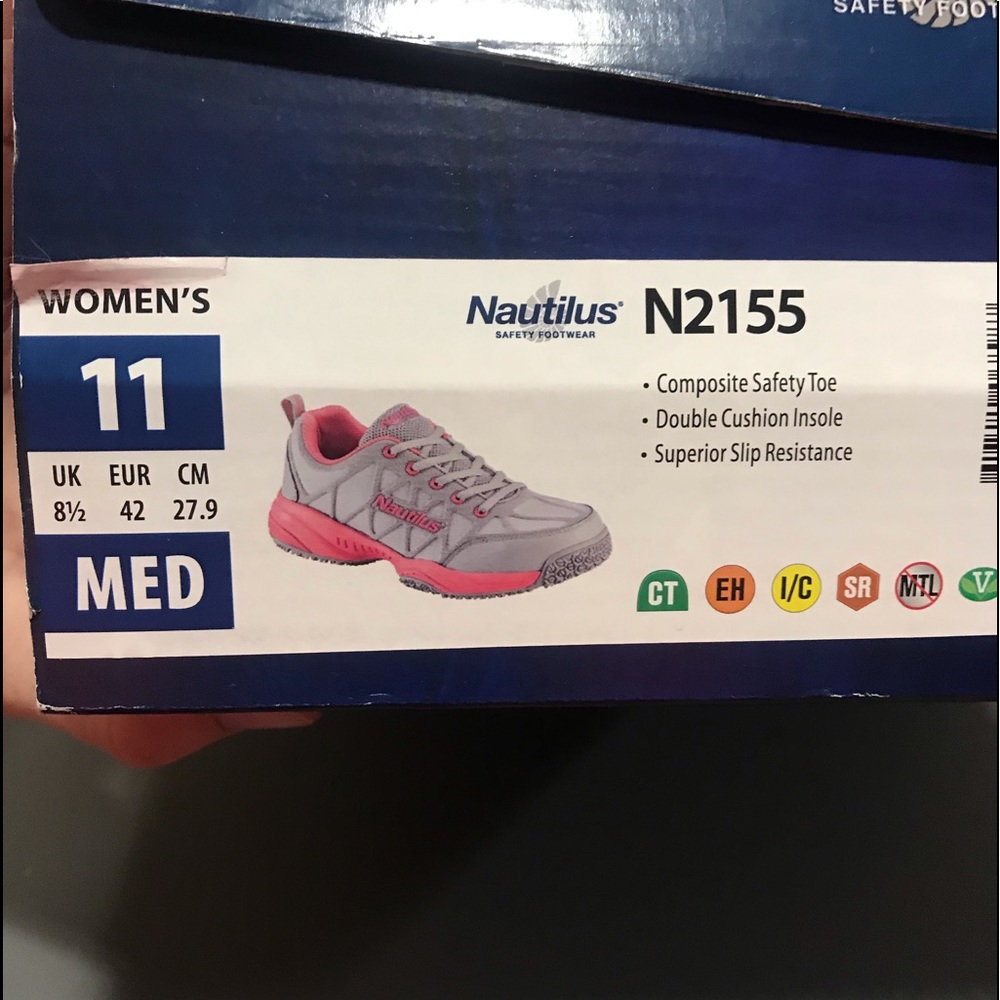 Woman’s Nautilus safety shoe